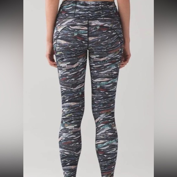 Lululemon Fast and Free 7/8 Tights Nulux in Mini Sweatr Black Multi, size 6 - Picture 2 of 7